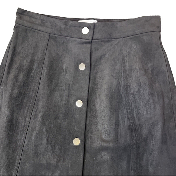 Aritzia Wilfred Free Vegan Faux Suede Mini Skirt Snap Button Front Black Size 2 - Picture 2 of 7